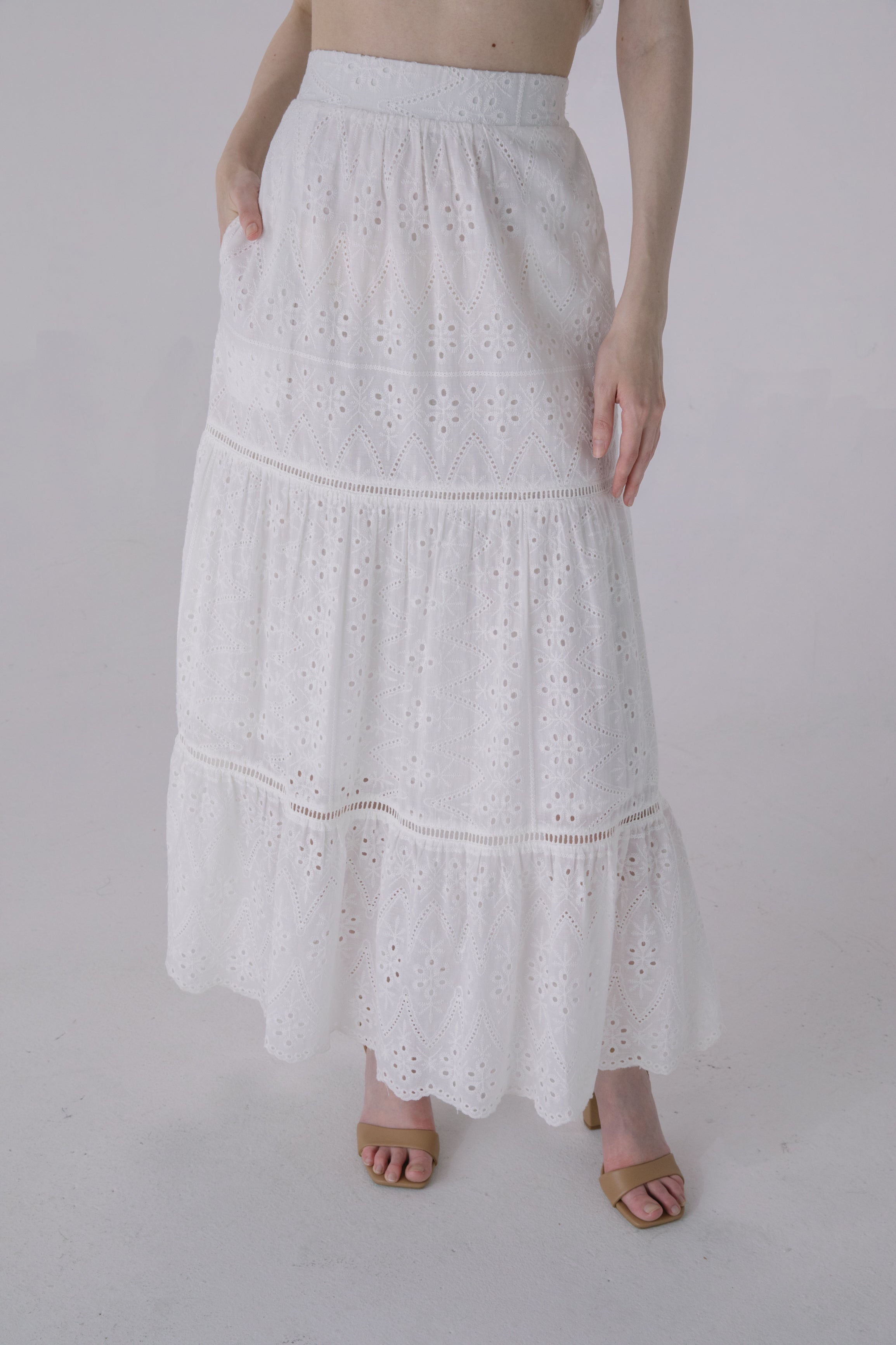 White lace eyelet outlet skirt